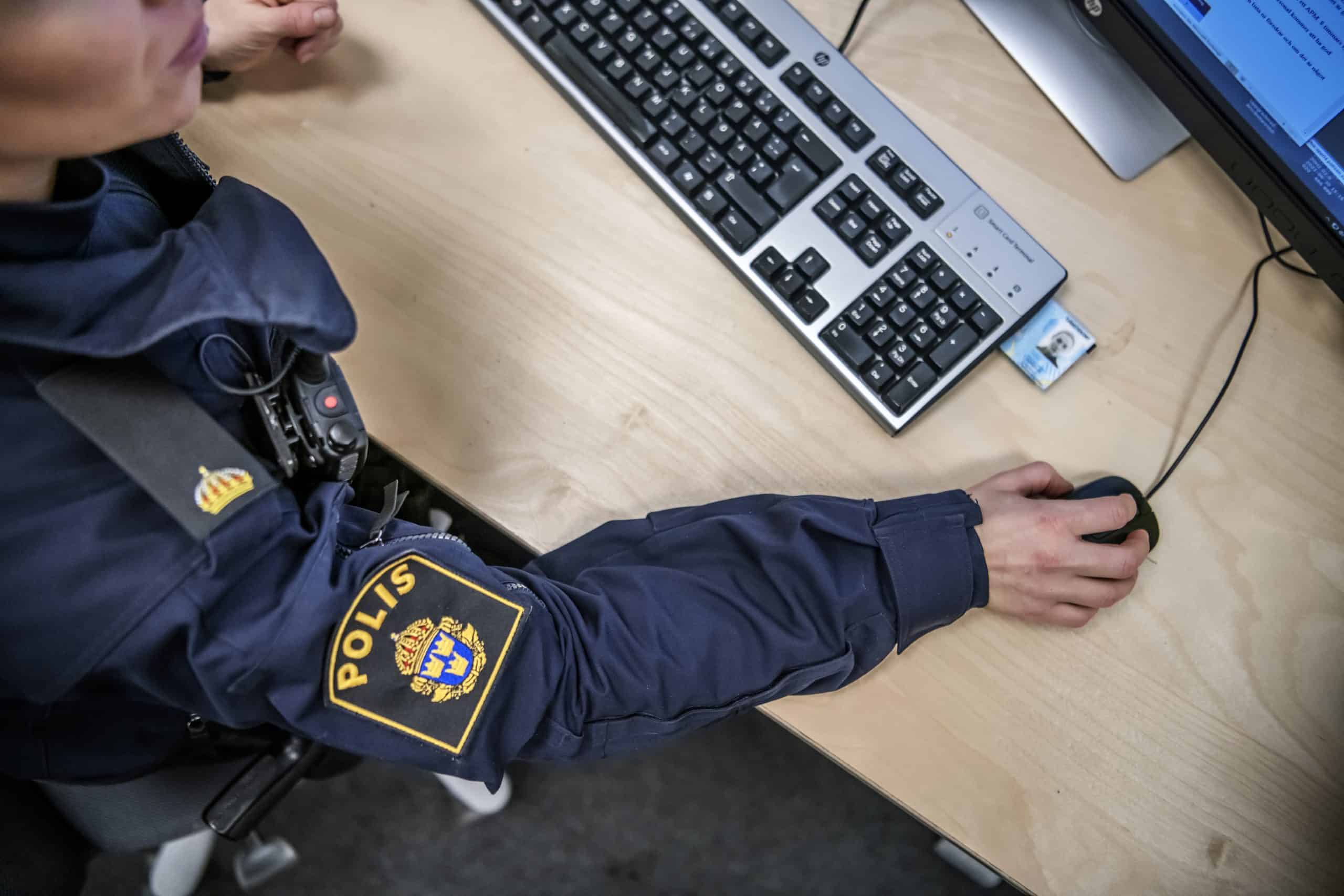 Anonyma poliser skadar det öppna samhället