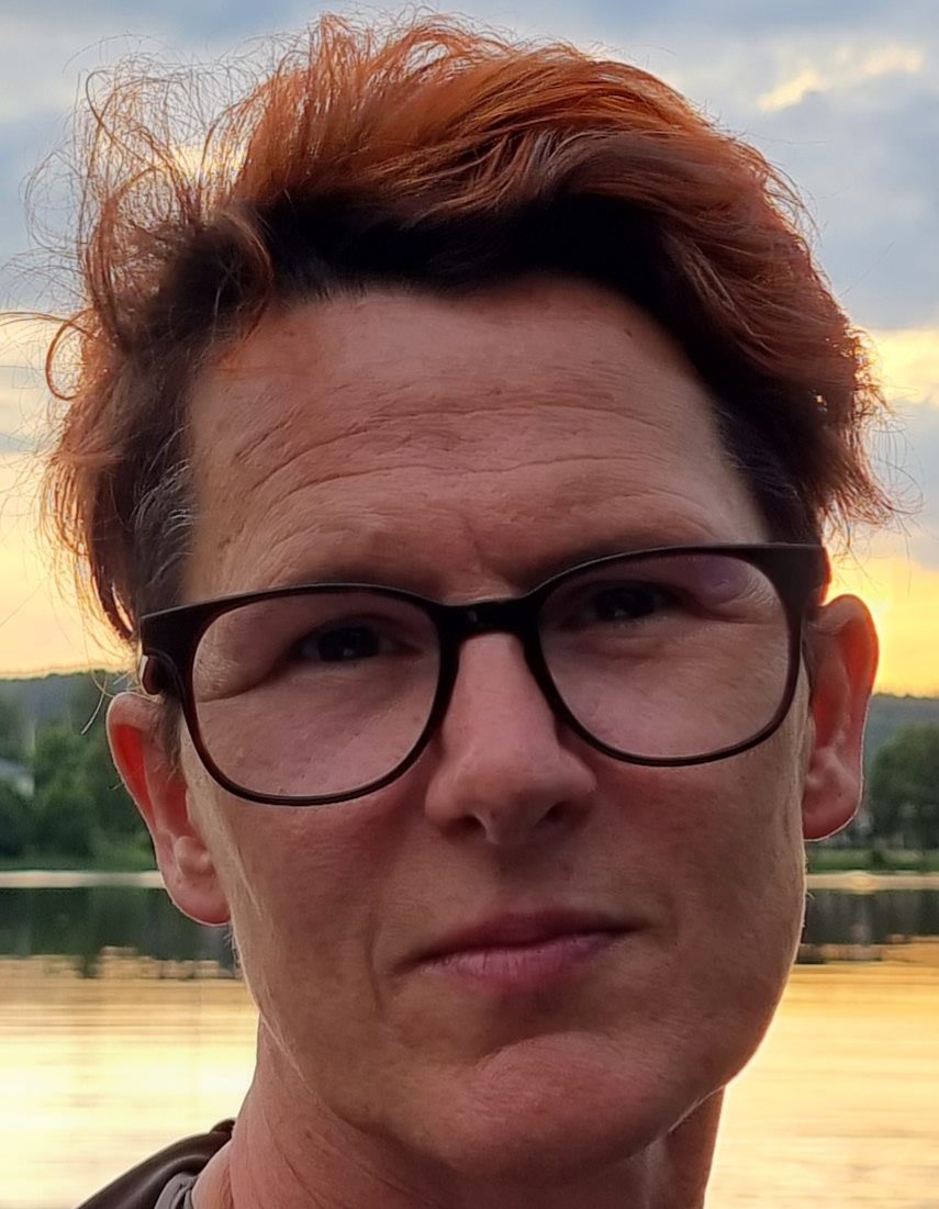 Jeanette Fredriksson, barnutredare och utredare på våld i nära relation, Polisförbundare och tidigare förtroendevald