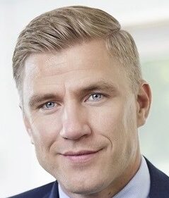 Fredrik Kärrholm, Riksdagsledamot för Moderaterna och tidigare polis