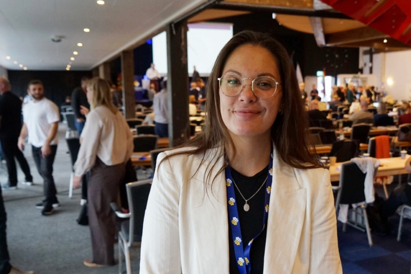 Hon övertygade ombuden att pensionera ”polisman”