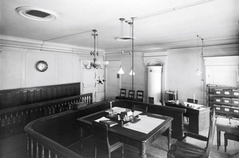 Polisstationen på Myntgatan 4. Bild från 1898. Källa: Stadsmuseet i Stockholm